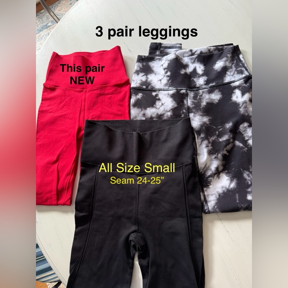 3Pairs of leggings
